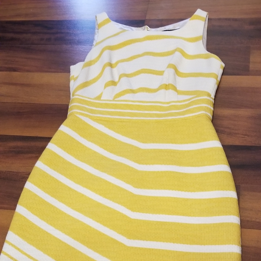 The Limited Yellow/White striped dress MINT sz2 - Picture 6 of 7